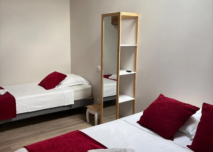 Les Glaneuses Le Grand 8 Centre-bourg 3 Min Du Puy Dufou